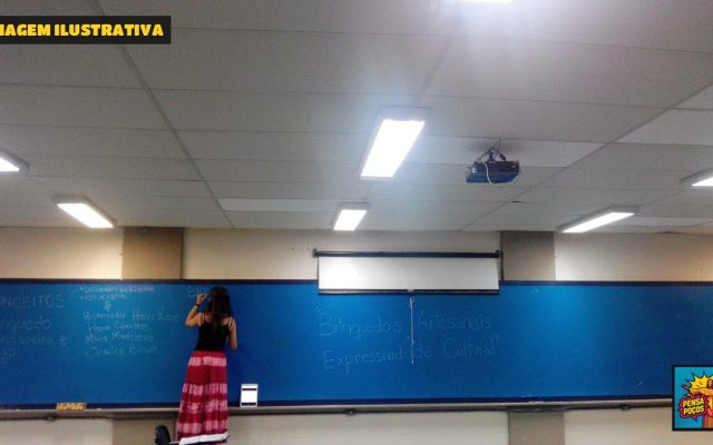 Rede pública de Poços para na terça (13): sem aulas por recesso antes do Dia dos Professores